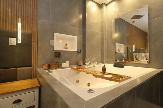 Compra apartamento em Cerqueira César com 3 quartos. — Banheiro da Suíte 1