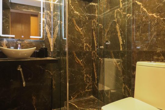 Compra apartamento em Cerqueira César com 3 quartos. — Banheiro