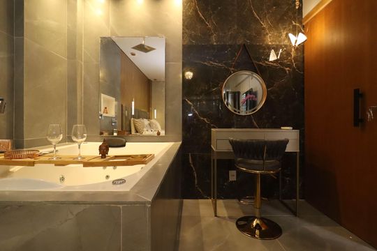 Compra apartamento em Cerqueira César com 3 quartos. — Banheiro da Suíte 1