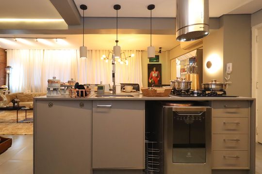 Compra apartamento em Cerqueira César com 3 quartos. — Sala/Cozinha