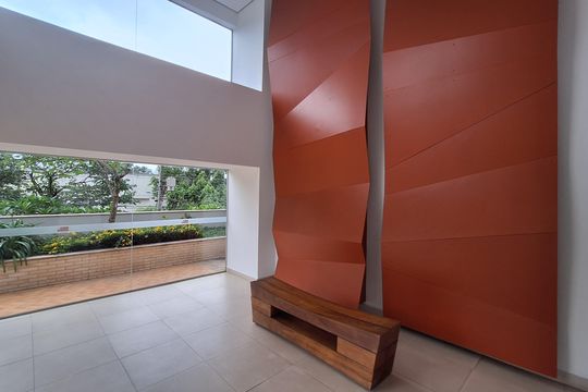 Apartamento mobiliado com 3 quartos, varanda, academia e piscina no condomínio. Ideal para compra. — Área comum