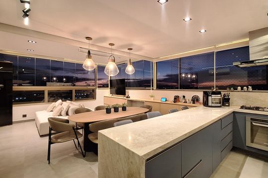 Apartamento mobiliado com 3 quartos, varanda, academia e piscina no condomínio. Ideal para compra. — foto 1
