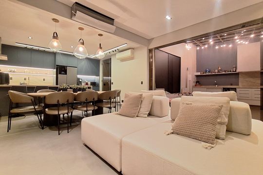 Apartamento mobiliado com 3 quartos, varanda, academia e piscina no condomínio. Ideal para compra. — Detalhe