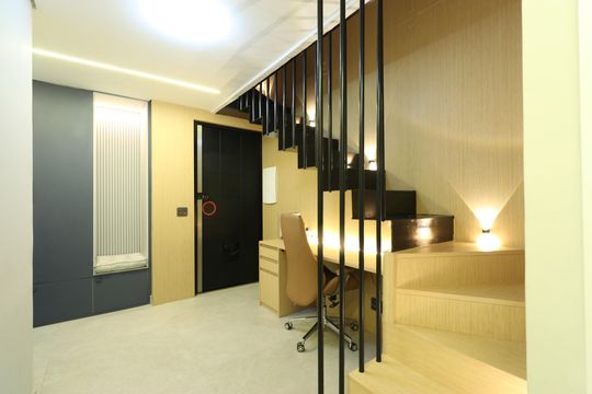 Apartamento mobiliado com 3 quartos, varanda, academia e piscina no condomínio. Ideal para compra. — Escritório