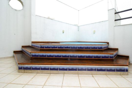 Venda de apartamento mobiliado na Vila Leopoldina com 2 quartos e piscina no condomínio. — Piscina