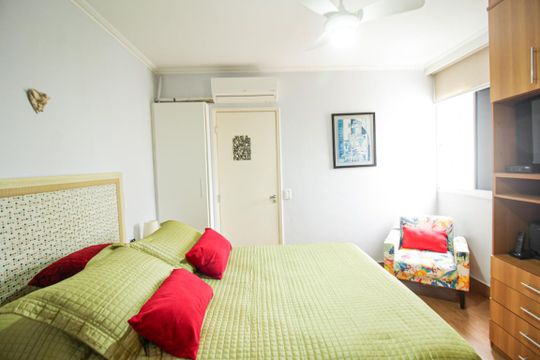 Venda de apartamento mobiliado na Vila Leopoldina com 2 quartos e piscina no condomínio. — Quarto Suíte