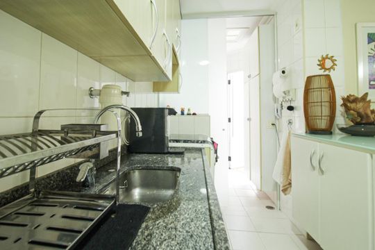 Venda de apartamento mobiliado na Vila Leopoldina com 2 quartos e piscina no condomínio. — Cozinha