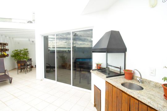Venda de apartamento mobiliado na Vila Leopoldina com 2 quartos e piscina no condomínio. — Churrasqueira