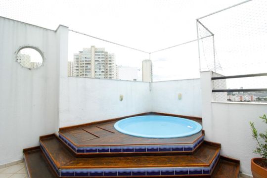Venda de apartamento mobiliado na Vila Leopoldina com 2 quartos e piscina no condomínio. — Piscina