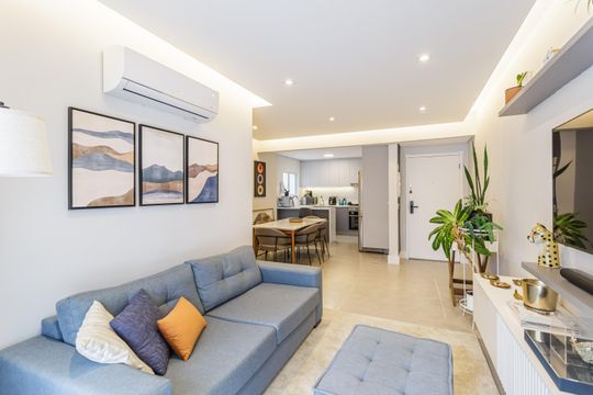 Compra apartamento mobiliado no Itaim Bibi, 2 quartos. — Sala