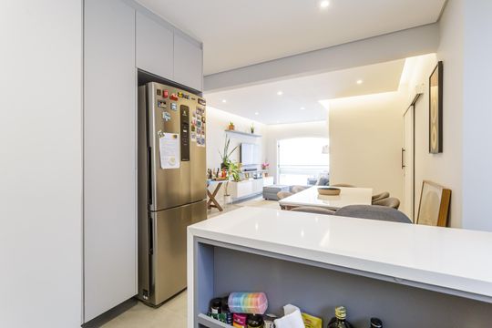Compra apartamento mobiliado no Itaim Bibi, 2 quartos. — Cozinha