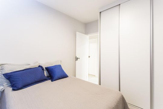 Compra apartamento mobiliado no Itaim Bibi, 2 quartos. — Quarto 1