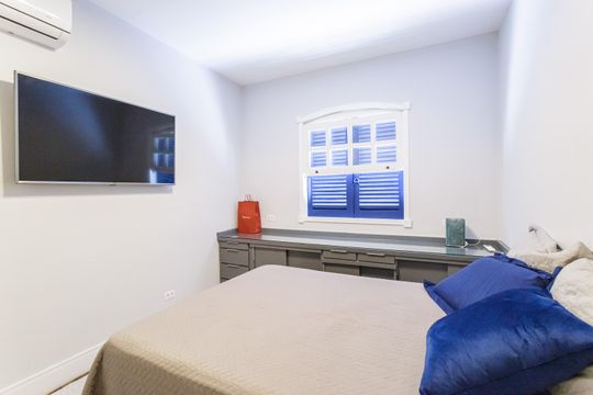 Compra apartamento mobiliado no Itaim Bibi, 2 quartos. — Quarto 1