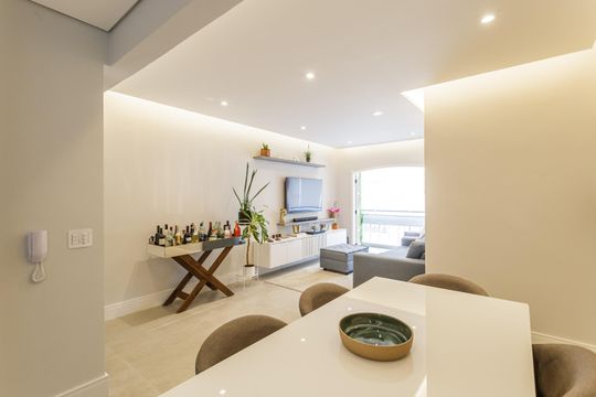 Compra apartamento mobiliado no Itaim Bibi, 2 quartos. — Sala