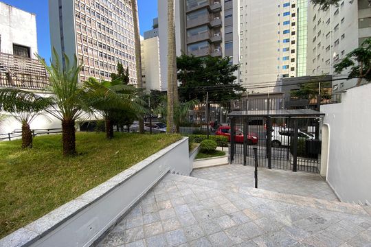 Venda de apartamento em Higienópolis com 3 quartos, varanda e piscina no condomínio. — foto 61