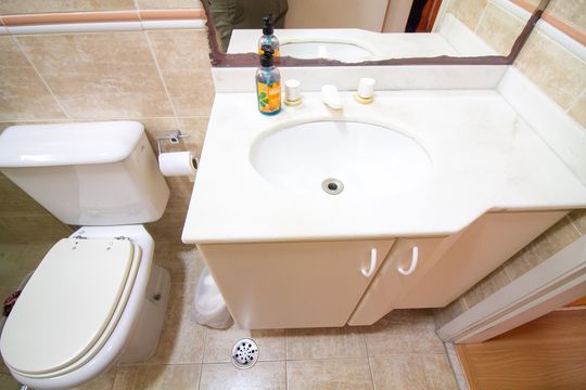 Venda de casa em condomínio no Brooklin com 4 quartos, quintal e varanda gourmet. — Banheiro da Suíte 2