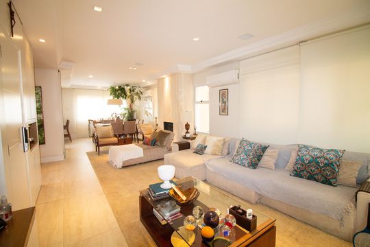 Venda de casa em condomínio no Brooklin com 4 quartos, quintal e varanda gourmet. — Sala