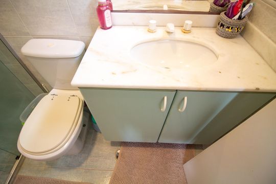 Venda de casa em condomínio no Brooklin com 4 quartos, quintal e varanda gourmet. — Banheiro da Suíte 1