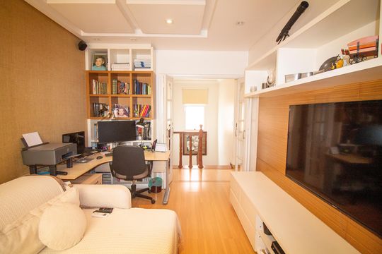 Venda de casa em condomínio no Brooklin com 4 quartos, quintal e varanda gourmet. — Escritório