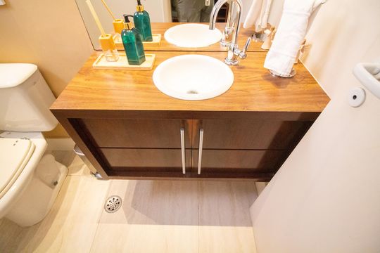 Venda de casa em condomínio no Brooklin com 4 quartos, quintal e varanda gourmet. — Lavabo