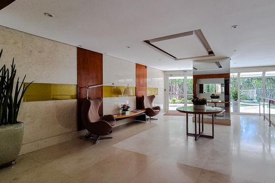 Comprar apartamento mobiliado na Lapa: 4 quartos, 3 suítes. — Área comum