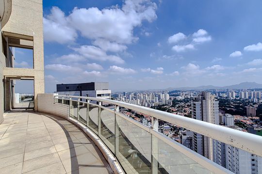 Comprar apartamento mobiliado na Lapa: 4 quartos, 3 suítes. — Área externa
