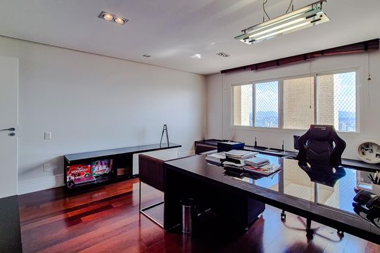 Comprar apartamento mobiliado na Lapa: 4 quartos, 3 suítes. — Escritório