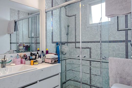 Comprar apartamento mobiliado na Lapa: 4 quartos, 3 suítes. — Banheiro da Suíte 3