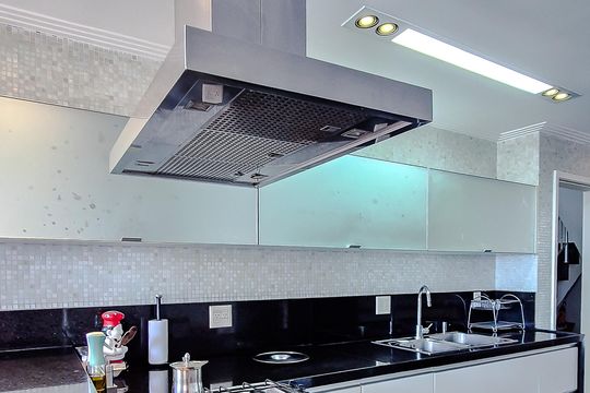 Comprar apartamento mobiliado na Lapa: 4 quartos, 3 suítes. — Cozinha
