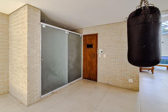 Comprar apartamento mobiliado na Lapa: 4 quartos, 3 suítes. — Área comum