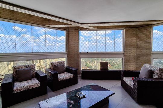 Comprar apartamento mobiliado na Lapa: 4 quartos, 3 suítes. — Varanda da Sala de TV