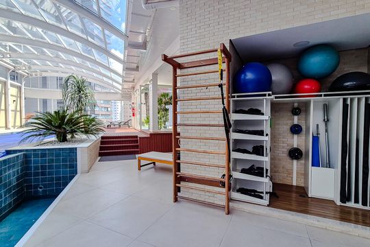 Comprar apartamento mobiliado na Lapa: 4 quartos, 3 suítes. — Área comum - Academia