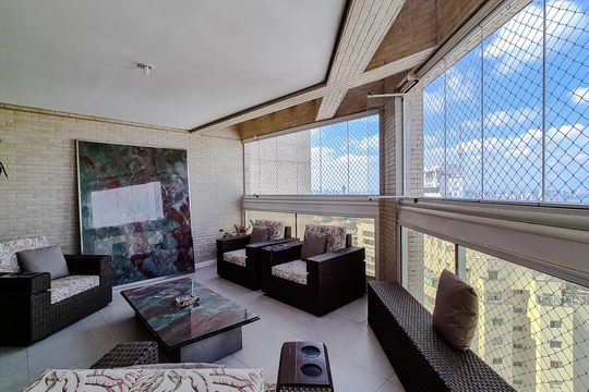 Comprar apartamento mobiliado na Lapa: 4 quartos, 3 suítes. — Varanda da Sala de TV