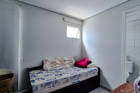Comprar apartamento mobiliado na Lapa: 4 quartos, 3 suítes. — Quarto de Serviço