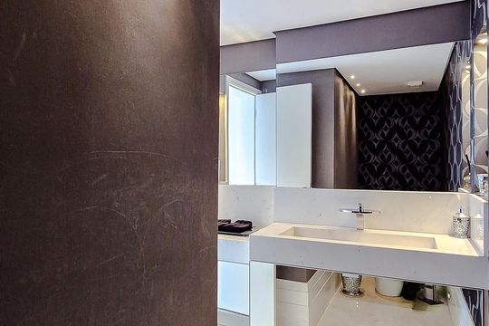 Comprar apartamento mobiliado na Lapa: 4 quartos, 3 suítes. — Lavabo