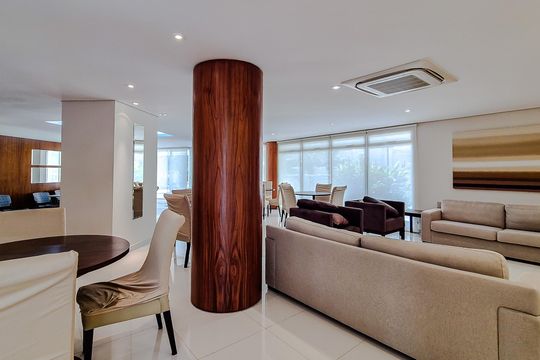Comprar apartamento mobiliado na Lapa: 4 quartos, 3 suítes. — Área comum