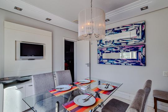 Comprar apartamento mobiliado na Lapa: 4 quartos, 3 suítes. — Sala de Jantar