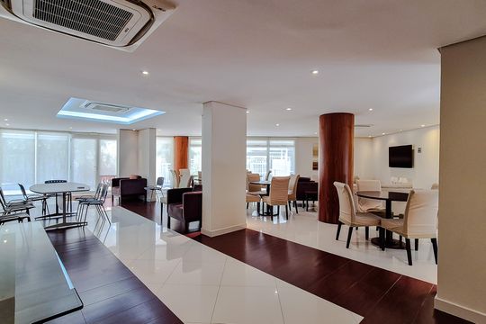 Comprar apartamento mobiliado na Lapa: 4 quartos, 3 suítes. — Área comum