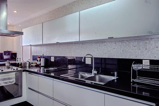 Comprar apartamento mobiliado na Lapa: 4 quartos, 3 suítes. — Cozinha