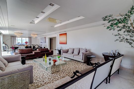 Comprar apartamento mobiliado na Lapa: 4 quartos, 3 suítes. — Sala