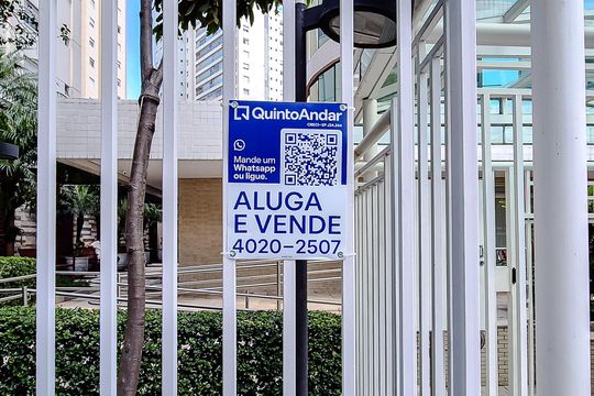 Comprar apartamento mobiliado na Lapa: 4 quartos, 3 suítes. — Plaquinha