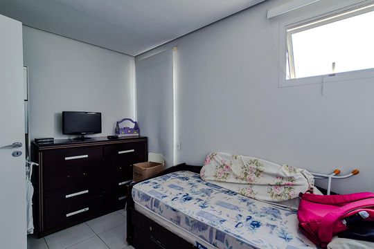 Comprar apartamento mobiliado na Lapa: 4 quartos, 3 suítes. — Quarto de Serviço
