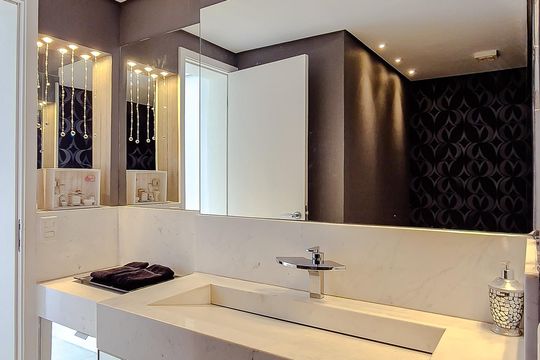 Comprar apartamento mobiliado na Lapa: 4 quartos, 3 suítes. — Lavabo