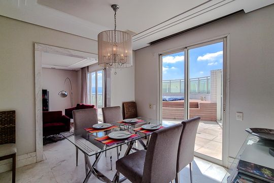 Comprar apartamento mobiliado na Lapa: 4 quartos, 3 suítes. — Sala de Jantar