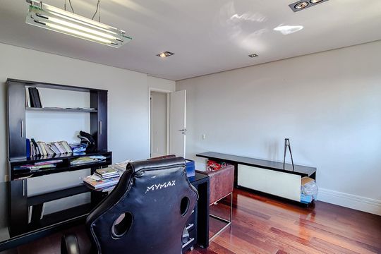 Comprar apartamento mobiliado na Lapa: 4 quartos, 3 suítes. — Escritório