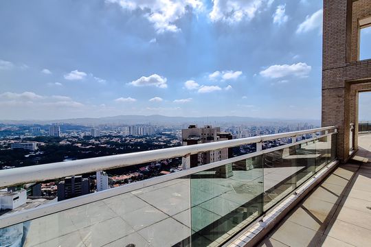 Comprar apartamento mobiliado na Lapa: 4 quartos, 3 suítes. — Área externa