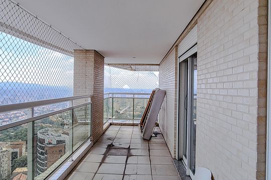 Comprar apartamento mobiliado na Lapa: 4 quartos, 3 suítes. — Quarto 2 - Varanda