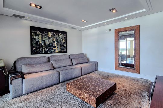Comprar apartamento mobiliado na Lapa: 4 quartos, 3 suítes. — Sala de TV