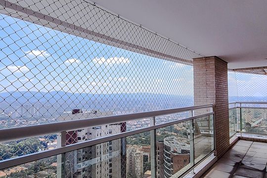 Comprar apartamento mobiliado na Lapa: 4 quartos, 3 suítes. — Quarto 2 - Varanda