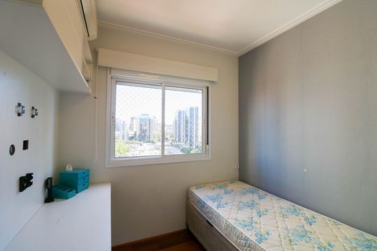 Comprar apartamento no Jardim das Acacias com 3 suítes, closet e piscina no condomínio. — Suíte 2